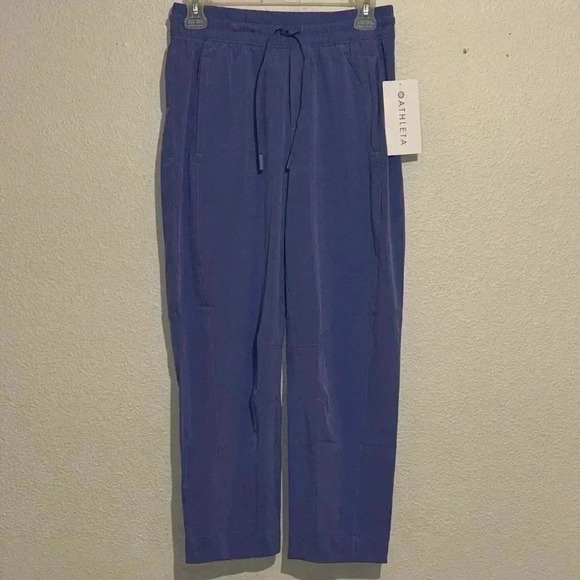 Athleta Arrival Cropped Petite Lightweight Pant - Picture 2 of 6
